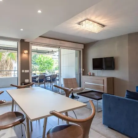 C2 - 2 Bdr Montfleury - Pool, Garage, Terrace & Ac * Cannes